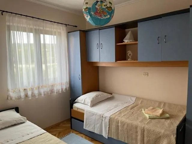Mira Barbat na Rabu